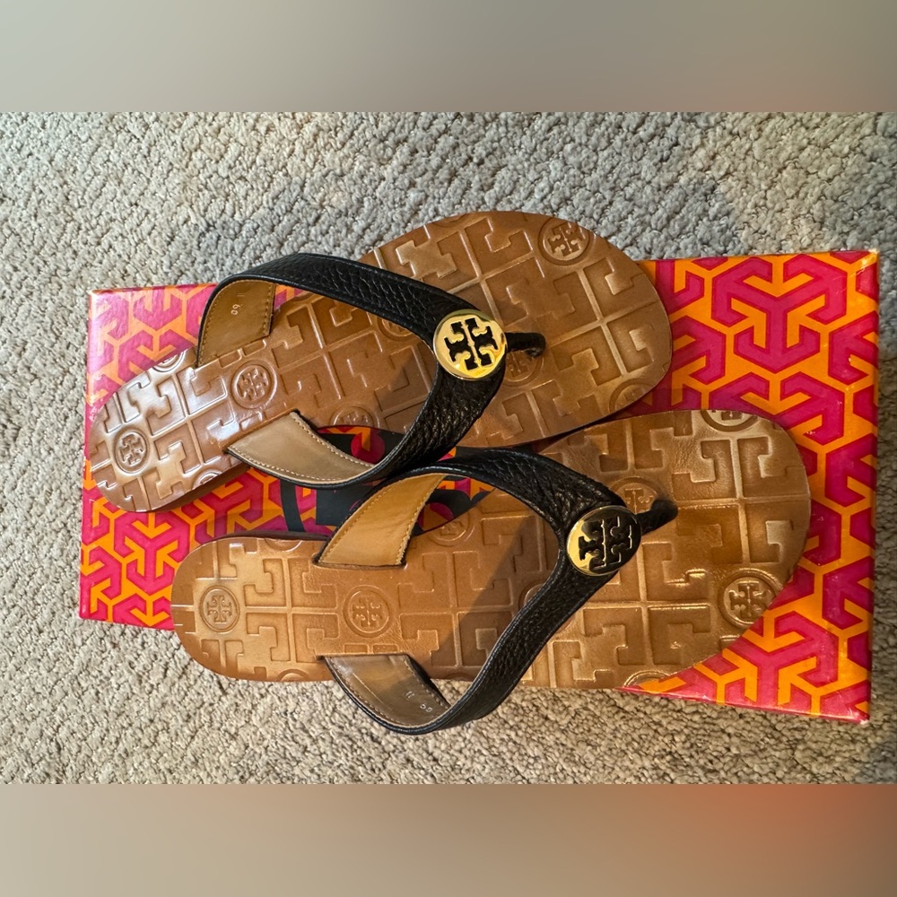 Tory Burch black leather and gold sandals sz 5